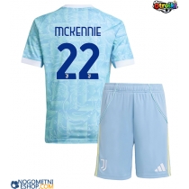 Otroški Nogometni dresi Juventus Weston McKennie #22 Gostujoči 2025-26 Kratek Rokav (+ Kratke hlače)